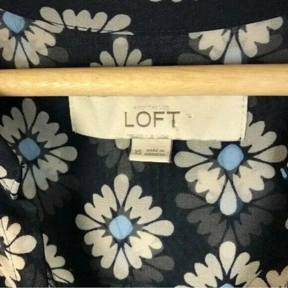 Ann Taylor LOFT Black & White Floral Long Sleeve Blouse XS - Picture 4 of 4